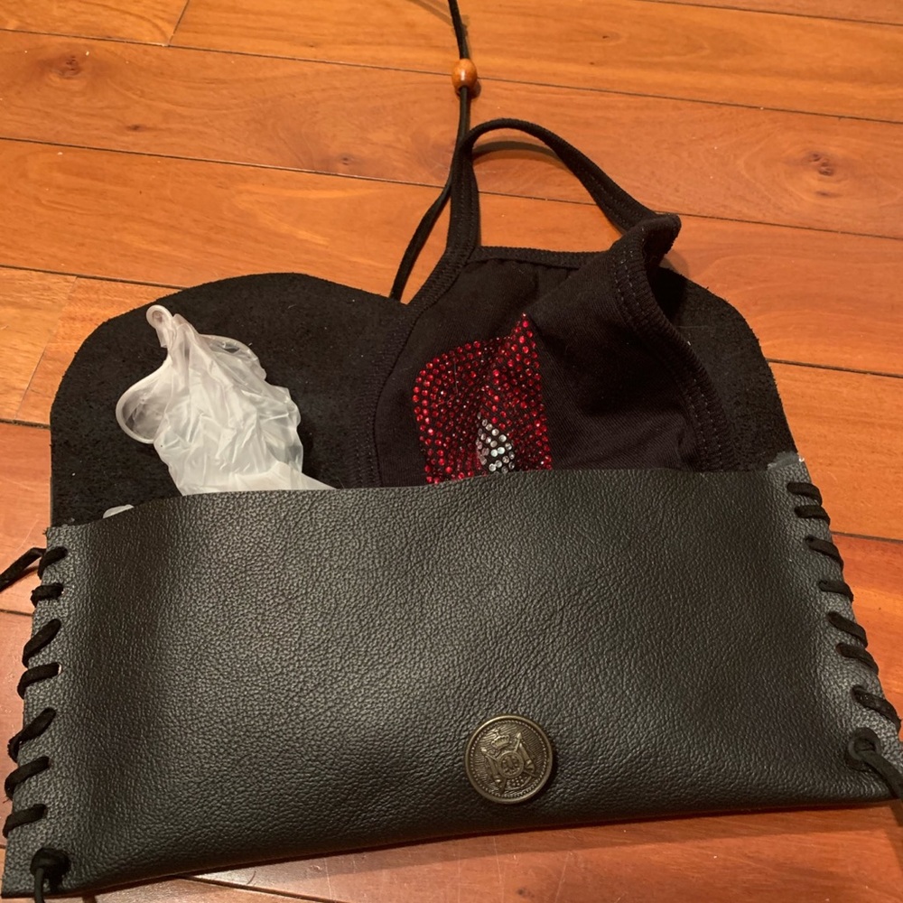 Leather pouch - Picture 3 of 7